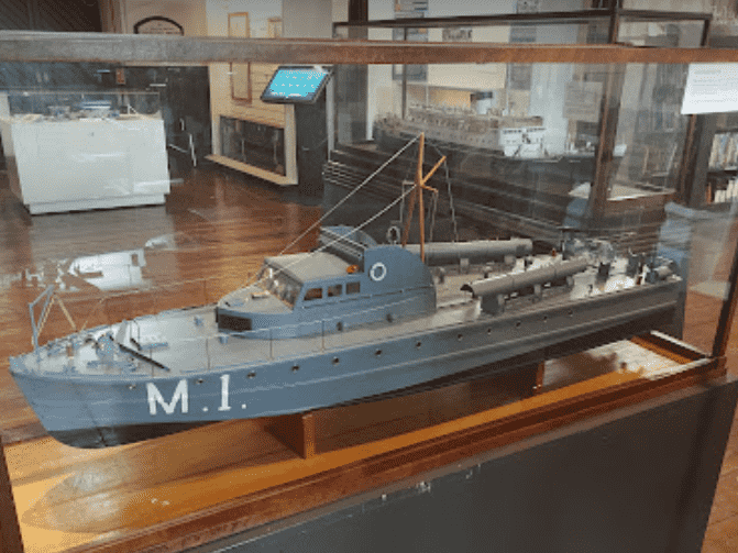 M 1 Ship Model